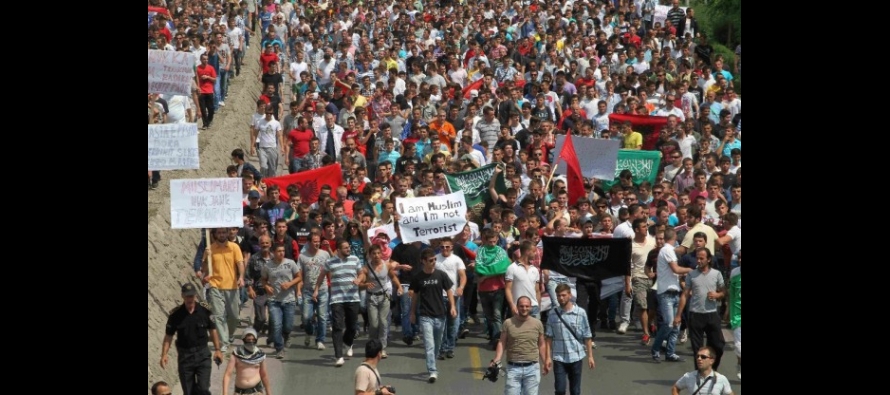 Dhuna e shfrenuar sllavomaqedone kundër protestuesve shqiptarë